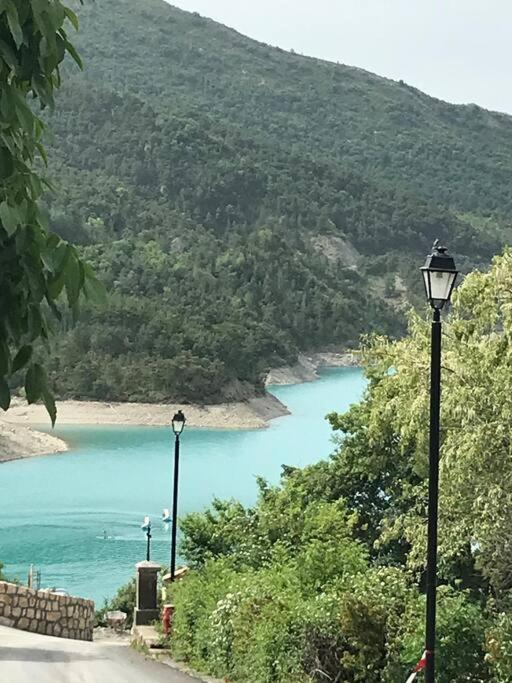 La Maison Des Pins Saint-Julien-du-Verdon Exteriér fotografie